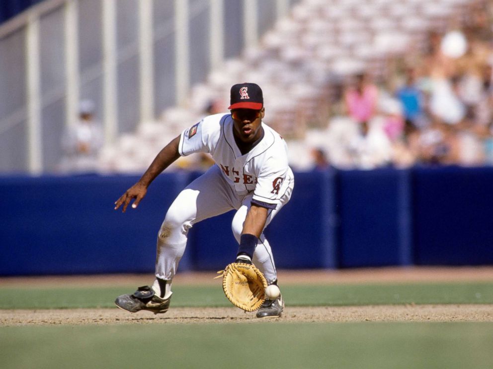 PHOTO: Eduardo Perez of the California Angels fields during the game against the Cleveland Indians at Anaheim Stadium, April 11, 1994, in Anaheim, Calif.