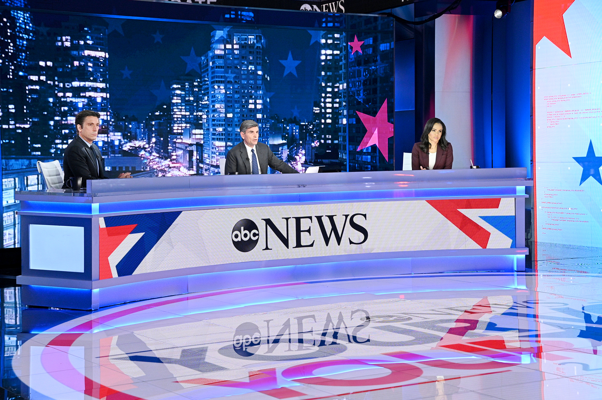 PHOTO: George Stephanopoulos ,David Muir, and Linsey Davis cover the final Presidential Debate, Oct. 22, 2020.