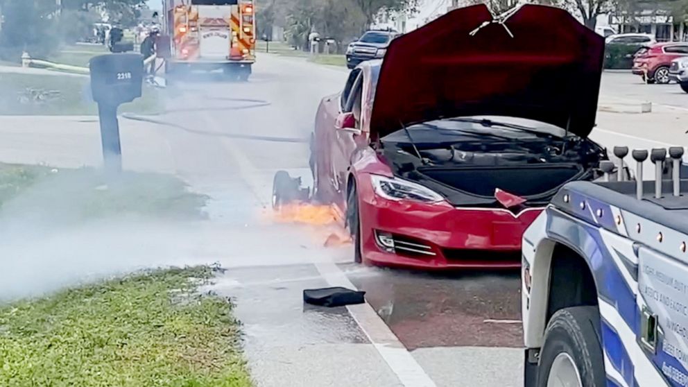 PHOTO:  Officials in Florida said they have dealt with a string of electric vehicle fires that were caused by Hurricane Ian flooding.