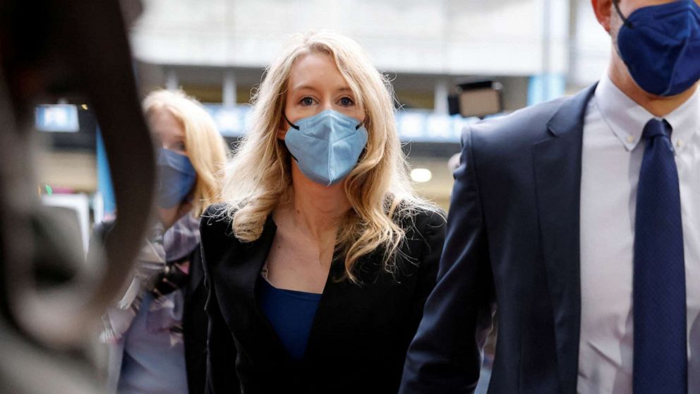 PHOTO: Theranos founder Elizabeth Holmes arrives to attend her fraud trial at federal court in San Jose, Calif., Dec. 16, 2021.