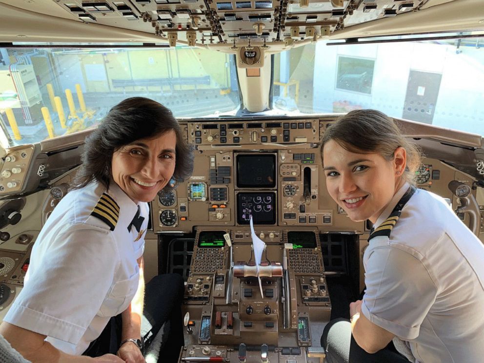 PHOTO: Wendy Rexon poses with her daughter, first officer Kelly Rexon, in a Delta Boeing 757 after the pair flew from Los Angeles to Atlanta together. 