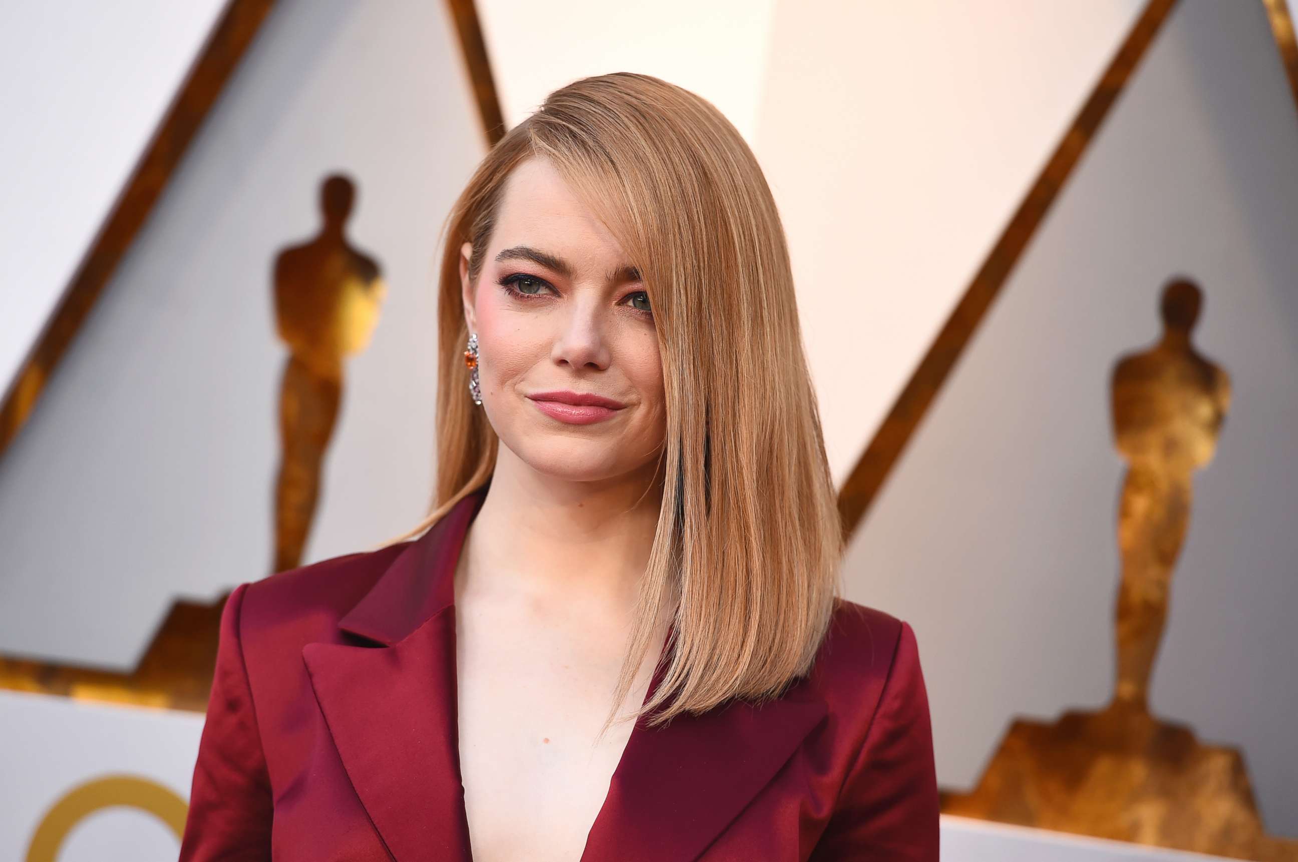 PHOTO: Emma Stone arrives at the Oscars in Los Angeles on March 4, 2018. 