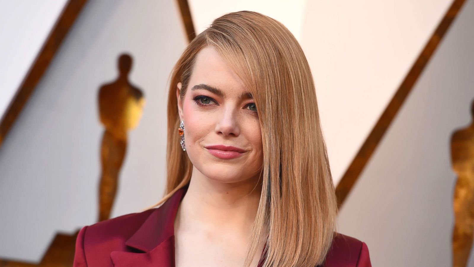 PHOTO: Emma Stone arrives at the Oscars in Los Angeles on March 4, 2018.