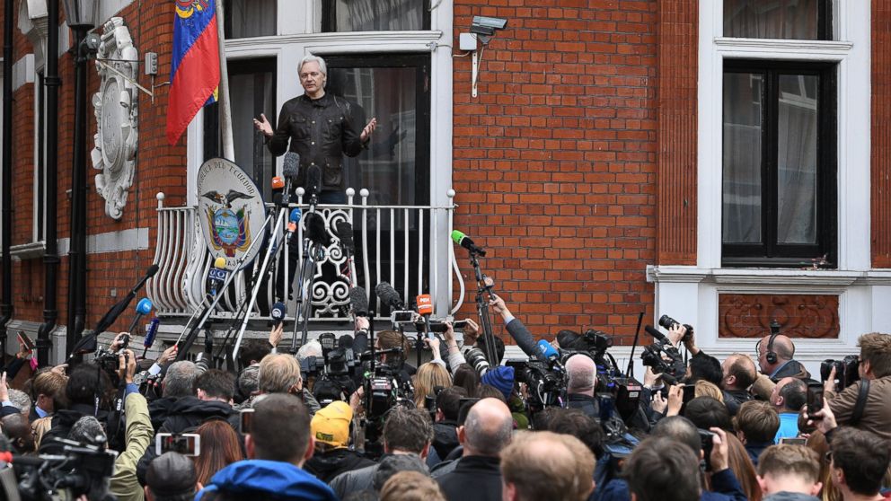 PHOTO: Wikileaks founder Julian Assange speaks to reporters on the balcony of the Ecuadorian Embassy in London, May 19, 2017.