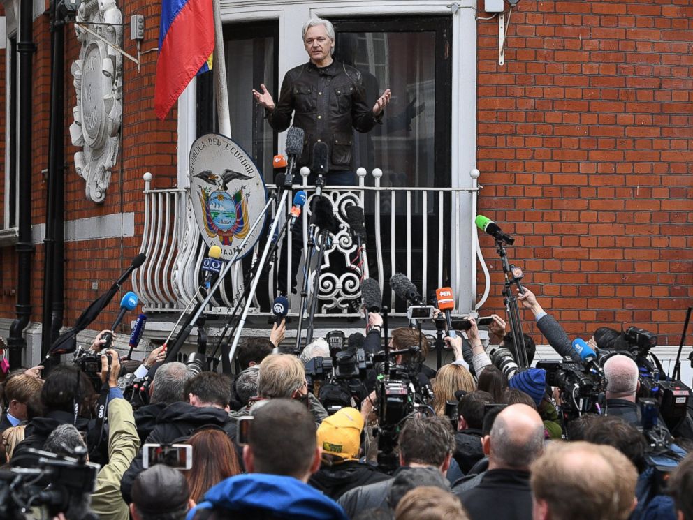 PHOTO: Wikileaks founder Julian Assange speaks to reporters on the balcony of the Ecuadorian Embassy in London, May 19, 2017.