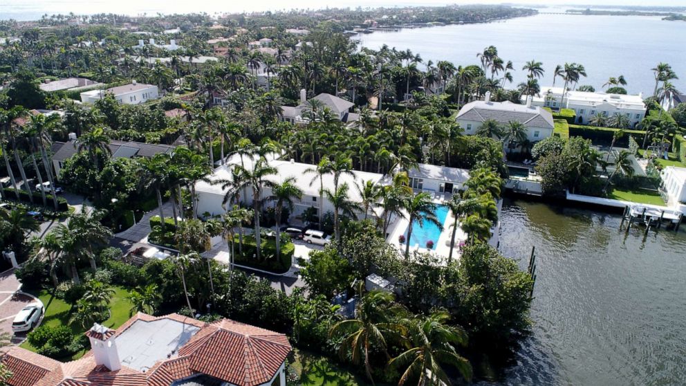 PHOTO: The home of Jeffrey Epstein in Palm Beach, Fla.