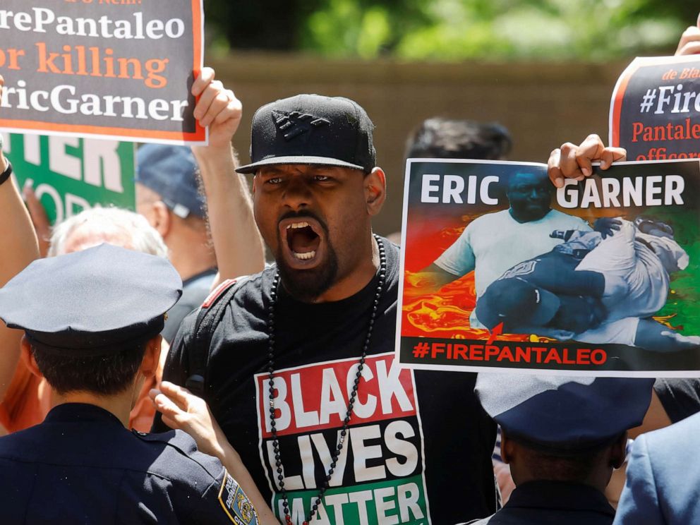 PHOTO: Demonstrators protest during the disciplinary trial of police officer Daniel Pantaleo in relation to the death of Eric Garner at 1 Police Plaza in New York, June 6, 2019.