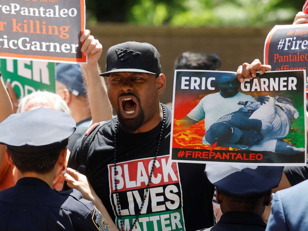 PHOTO: Demonstrators protest during the disciplinary trial of police officer Daniel Pantaleo in relation to the death of Eric Garner at 1 Police Plaza in New York June 6, 2019.