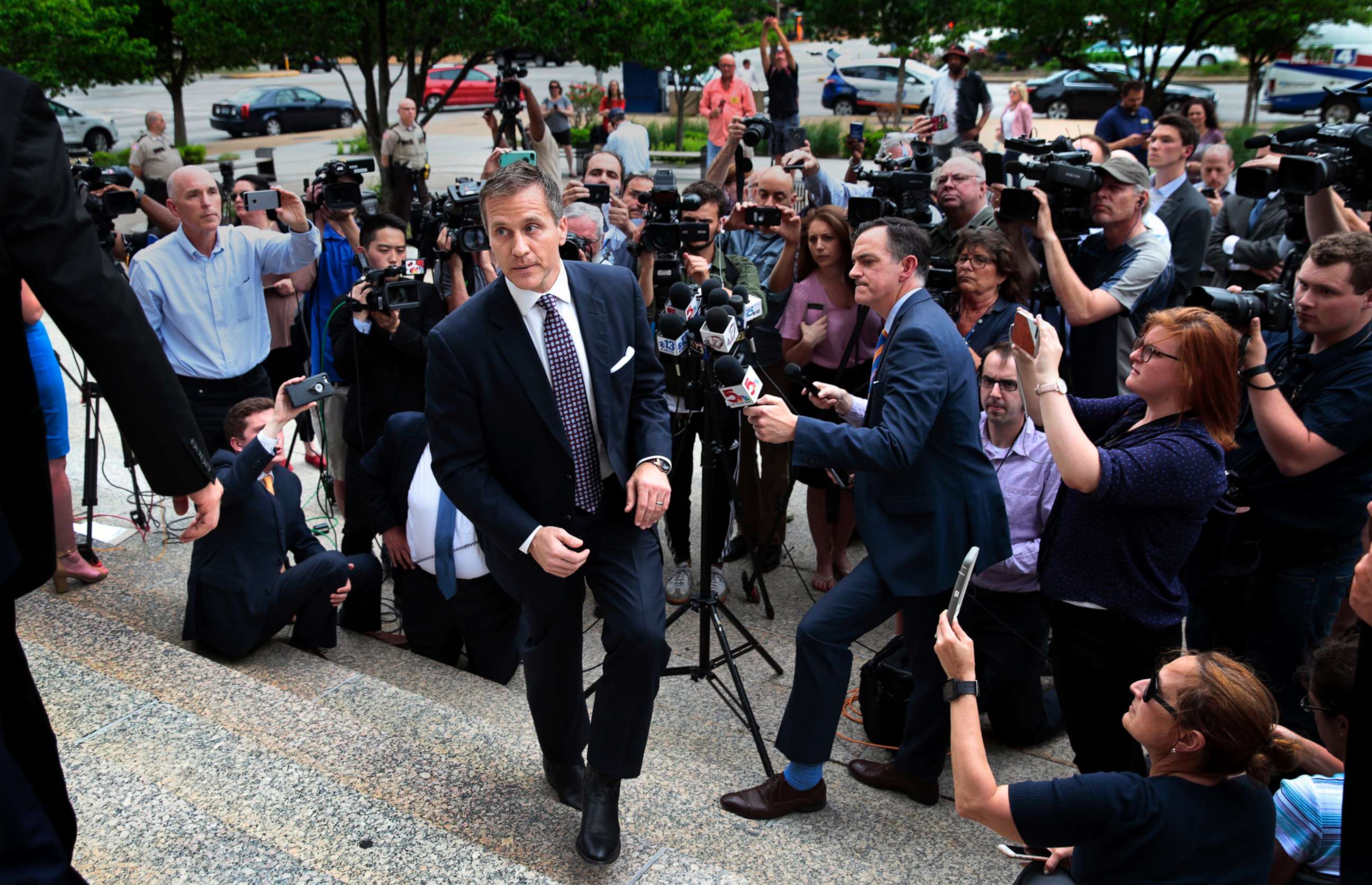 PHOTO: Missouri Gov. Eric Greitens leaves the Civil Courts building after prosecutors abruptly dropped a felony invasion-of-privacy charge alleging he had taken a revealing photo of a woman with whom he has acknowledged having an affair, May 14, 2018.