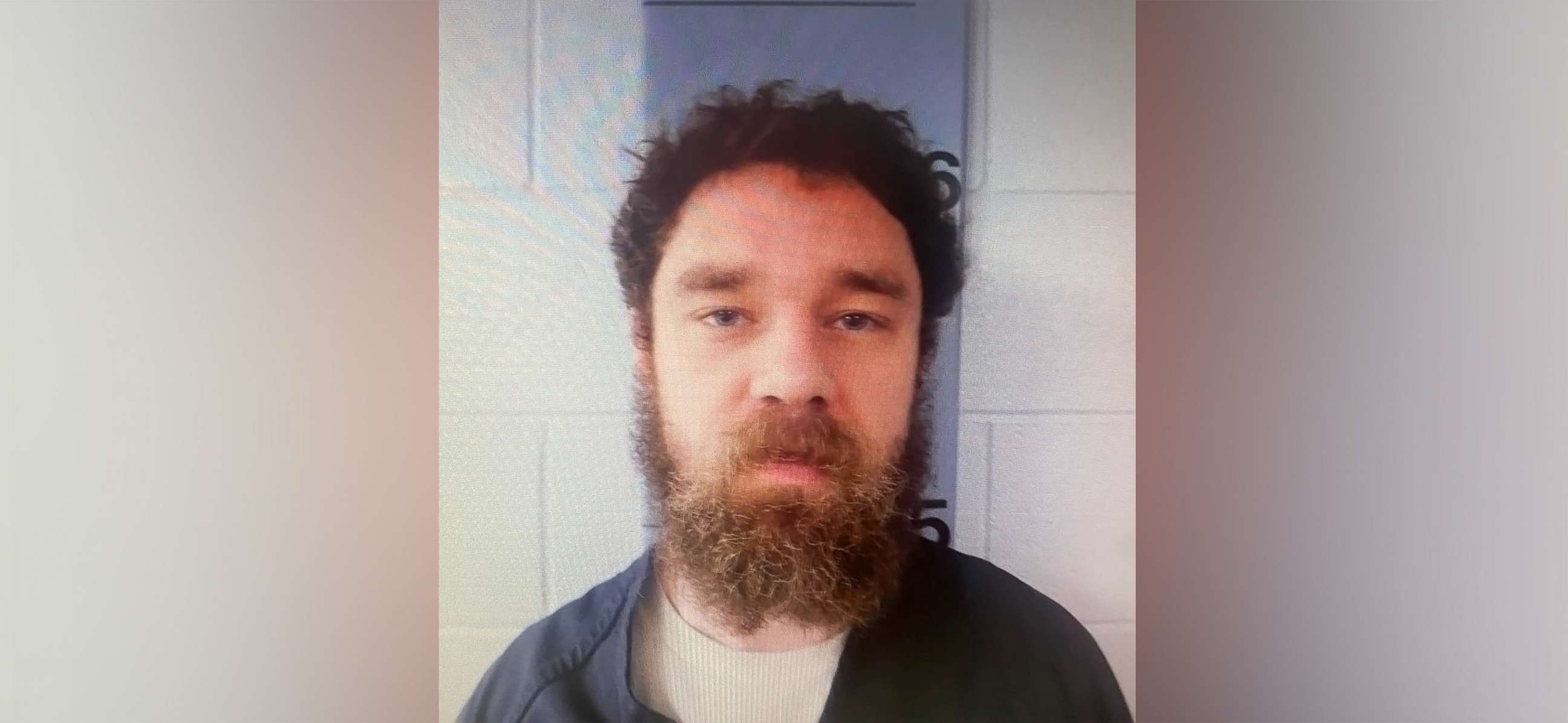 PHOTO: Matthew Crawford, an escaped inmate from Barry County Jail in Cassville, Missouri, is pictured in an mage released by law enforcements.