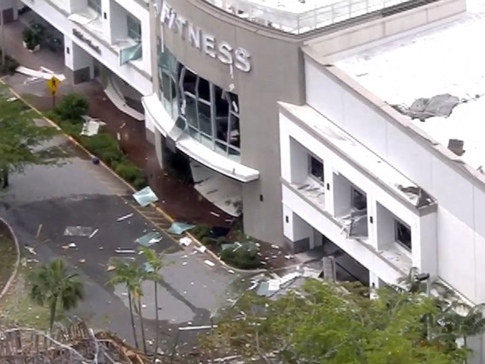 PHOTO: First responders at the scene of an explosion at The Fountains shopping mall in Plantation, Fla., July 6, 2019.