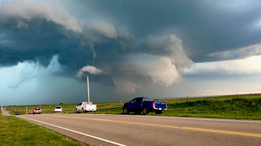 Hundreds of thousands without power in Oklahoma as severe thunderstorms continue throughout US