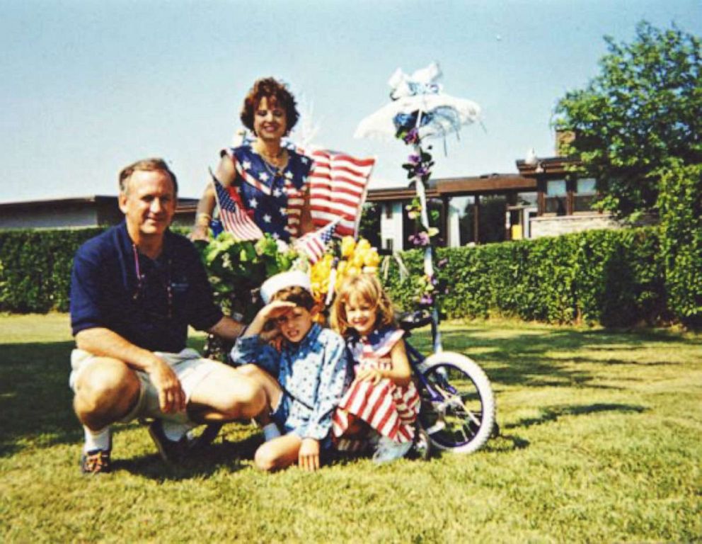 PHOTO: JonBenét Ramsey with her older brother, mother and father.