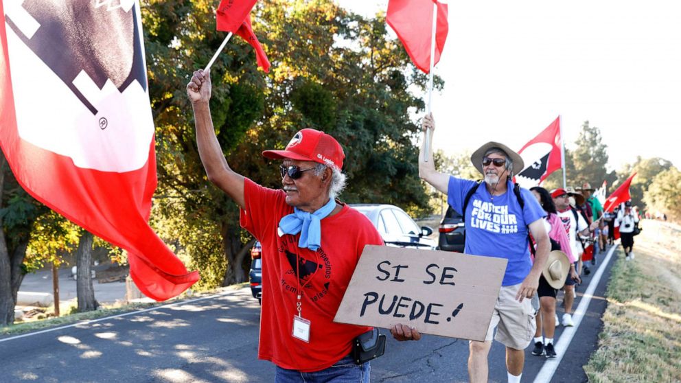 https://s.abcnews.com/images/US/farm-workers-march-01-ap-iwb-220923_1663945961048_hpMain_16x9_992.jpg