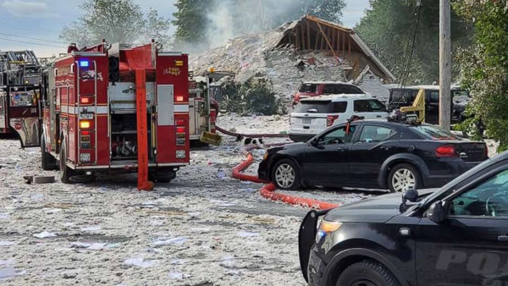 PHOTO: First responders at the scene of an explosion in Farmington, Maine, Sept. 16, 2019. 