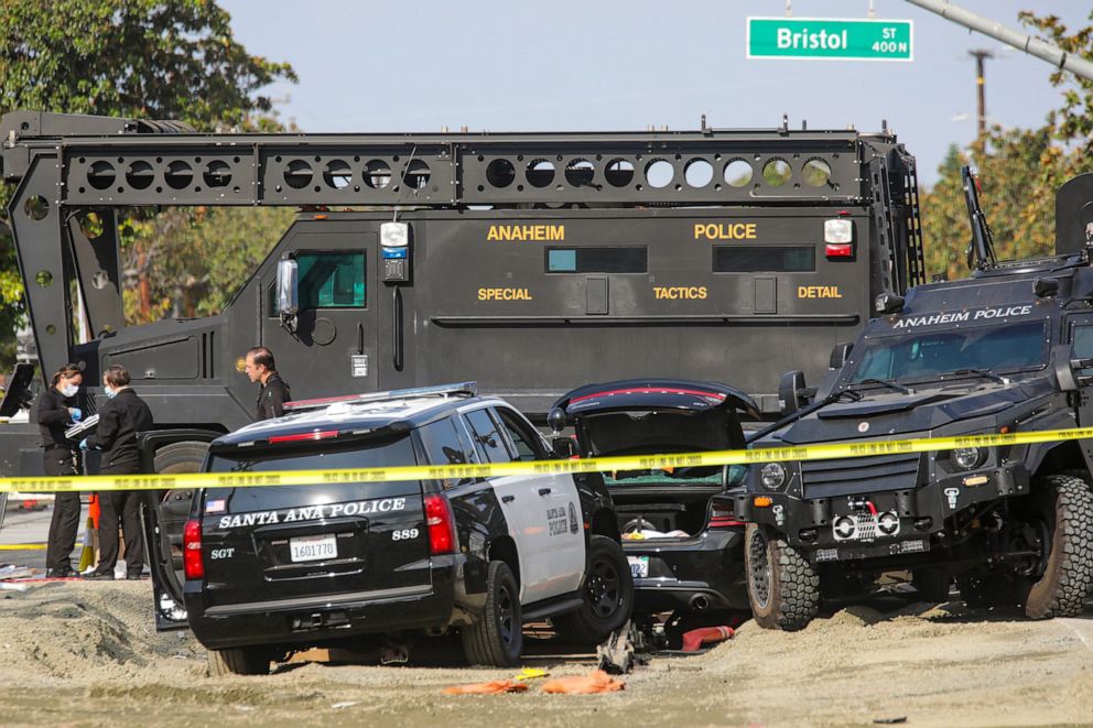 PHOTO: Investigation goes on at the scene of an officer involved shooting in which an armed robbery suspect was fatally shot by Anaheim police after a vehicle and helicopter pursuit in Santa Ana, Calif., Sept. 29, 2021.