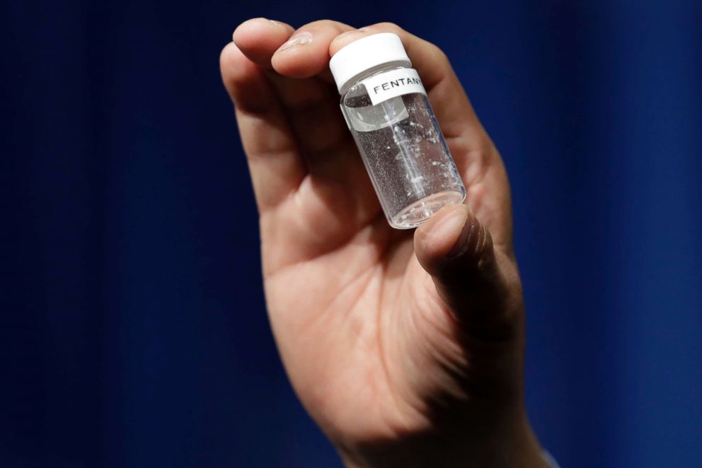 PHOTO: A person holds up an example of the amount of fentanyl that can be deadly after a news conference about deaths from fentanyl exposure, at DEA Headquarters in Arlington, Va., June 6, 2017.