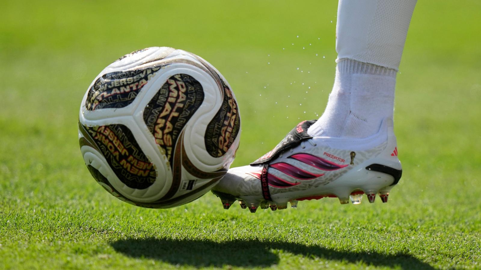 PHOTO: Argentina's Facundo Medina runs with the ball during their FIFA World Cup 2026 final soccer match against Spain in East Rutherford, N.J., July 19, 2026.