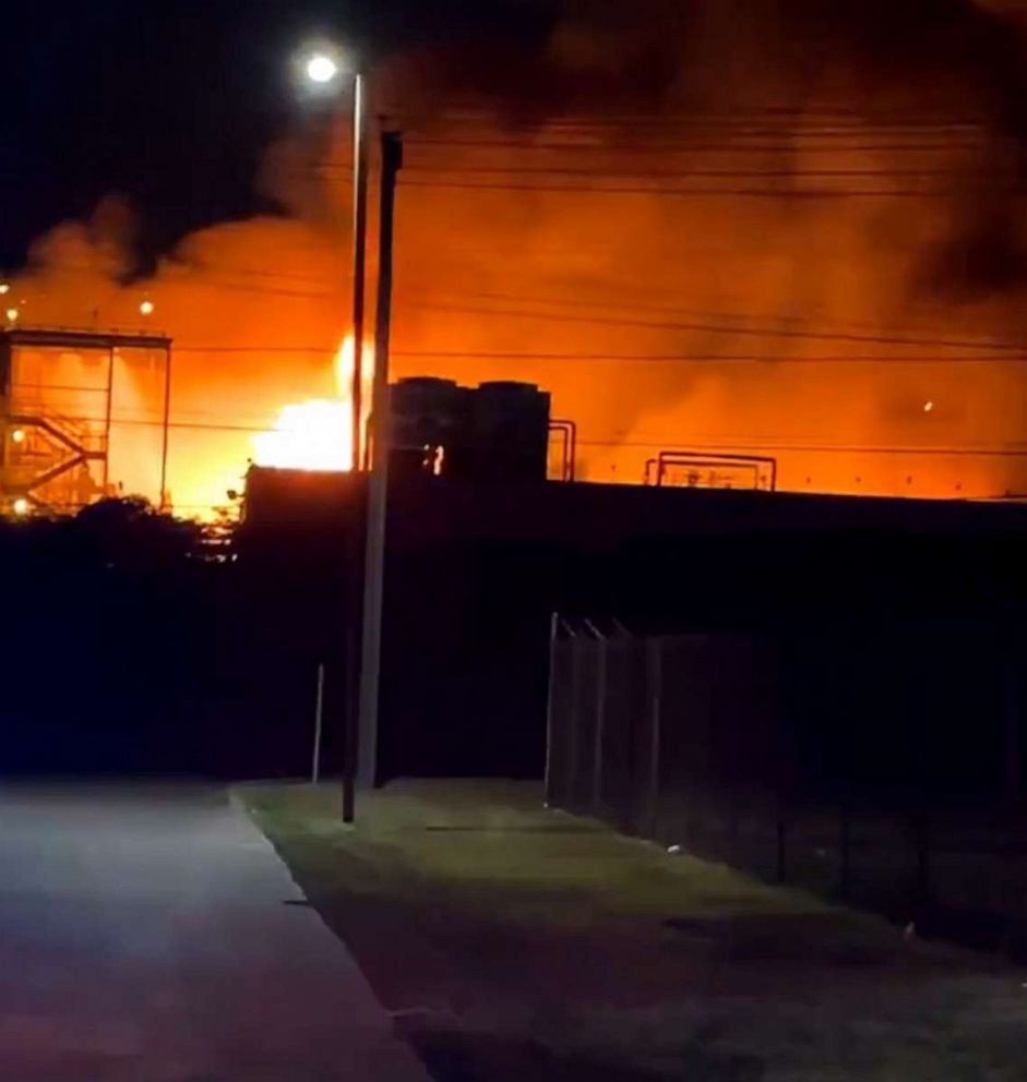 PHOTO: Authorities responded to reports of an explosion and fire at a Sherwin-Williams plant in Garland, Texas, on Aug.7, 2023.