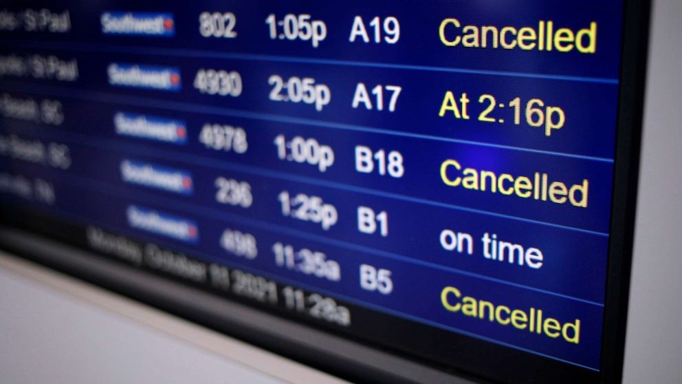 DOT rule would require airlines to issue refunds for domestic flights delayed by 3 hours