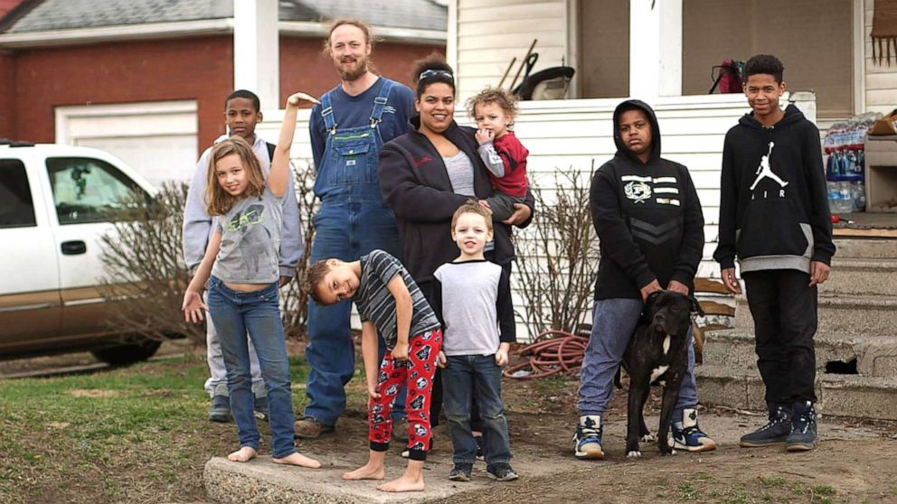 PHOTO: Jacob Uherek and Jamie Marshall live in Flint, Mich., with their seven kids.
