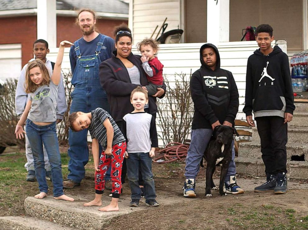 PHOTO: Jacob Uherek and Jamie Marshall live in Flint, Mich., with their seven kids.