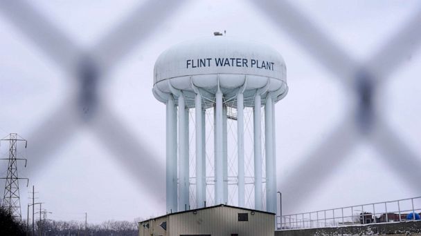 Flint residents urged to flip to filters as bottled water donations cease