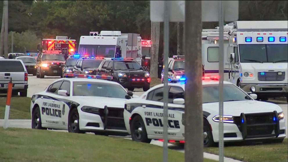 2 Fbi Agents Killed 3 Hurt In Shooting While Serving Warrant In Florida Officials Abc News