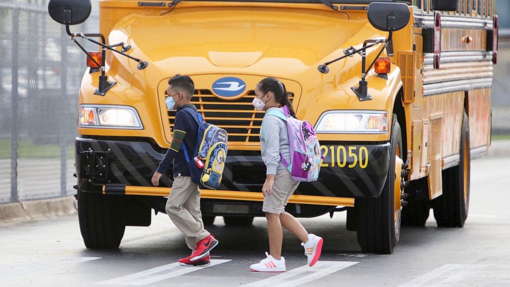 PHOTO: Students return to school in Westview, Fla., Oct. 5, 2020.