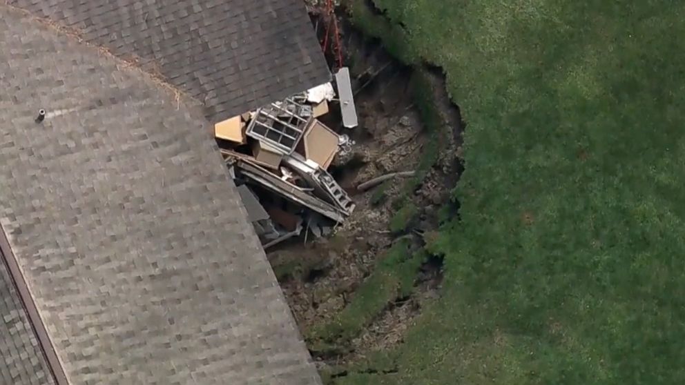 Sinkhole Swallows Part Of Florida Home Abc News