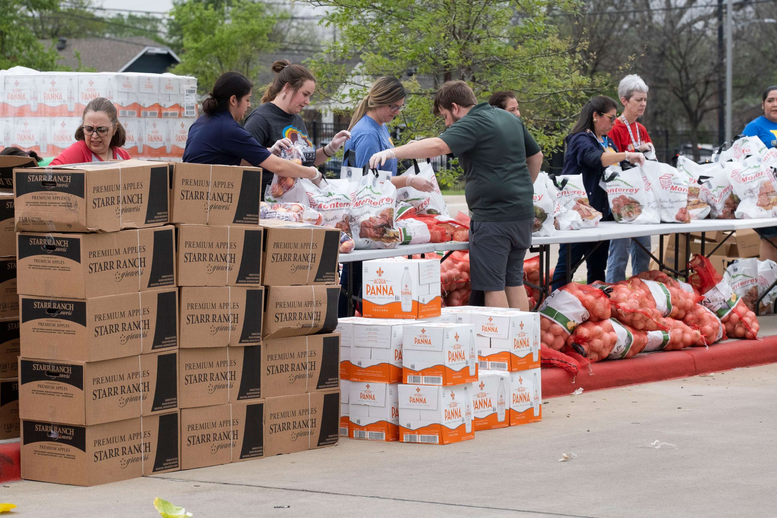 Food banks: USDA program helped but better ways to meet need