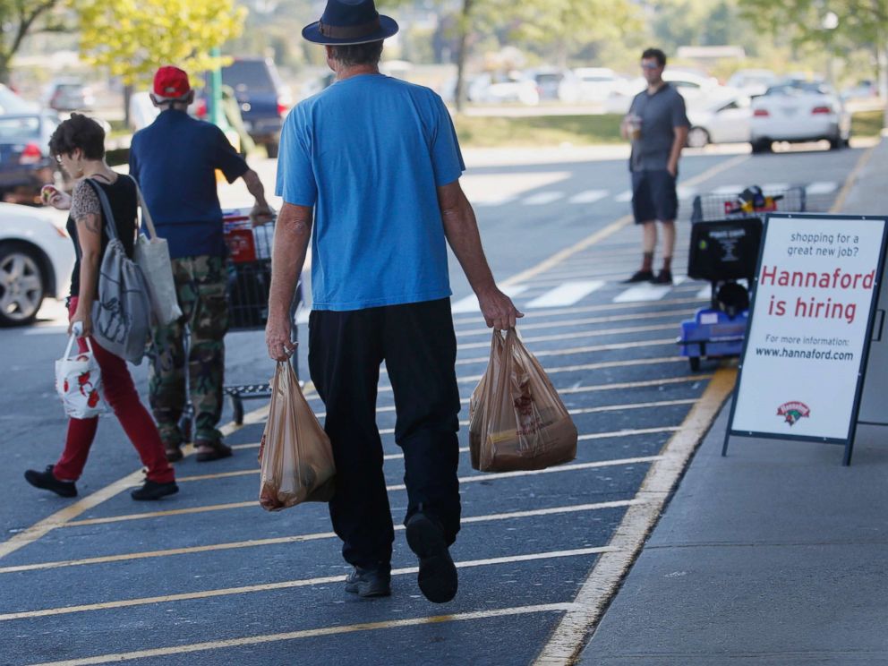   PHOTO: People shop at a supermarket in Portland, Maine on September 16, 2015. 