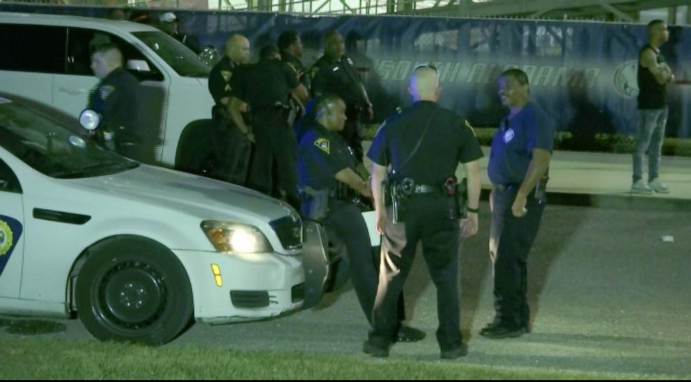 ÎÏÎ¿ÏÎ­Î»ÎµÏÎ¼Î± ÎµÎ¹ÎºÏÎ½Î±Ï Î³Î¹Î± 10 people were injured in a shooting at a high school football game in Mobile, Alabama, police said