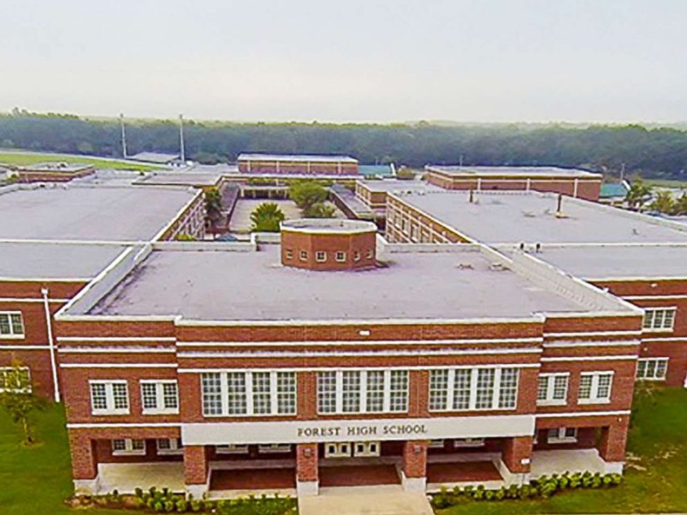 1 injured in Florida high school shooting; suspect in custody