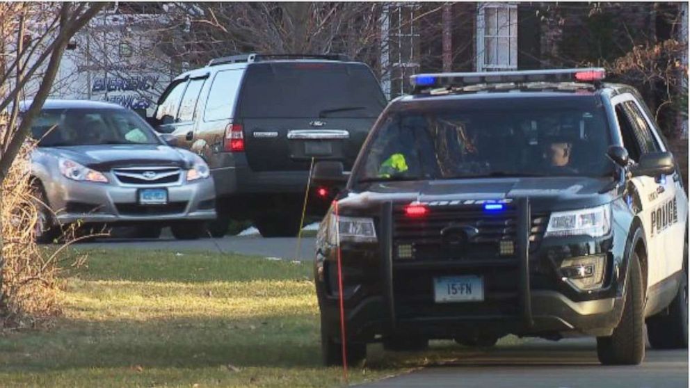 PHOTO: Connecticut State Police detectives execute a search warrant at the Farmington, CT, home of Fotis Dulos, Jan. 29, 2020.