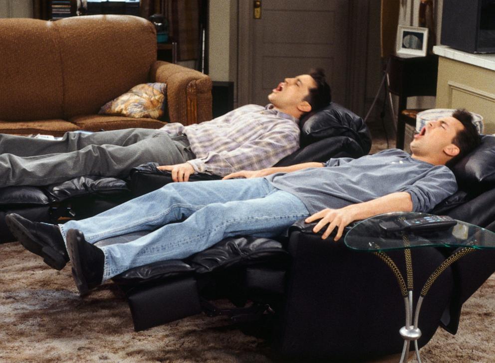 PHOTO: Matt LeBlanc as Joey Tribbiani and Matthew Perry as Chandler Bing in an episode of Friends.