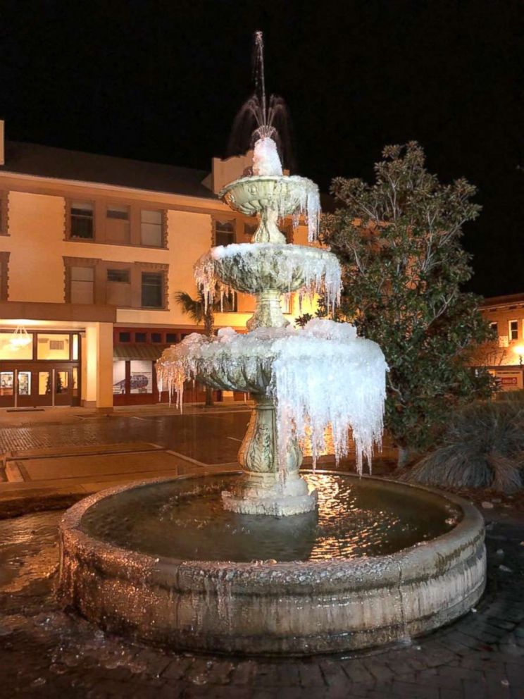 PHOTO: Temperatures hovering just below freezing causes this fountain in downtown Waycross, Ga., to freeze, Jan. 3, 2018. 