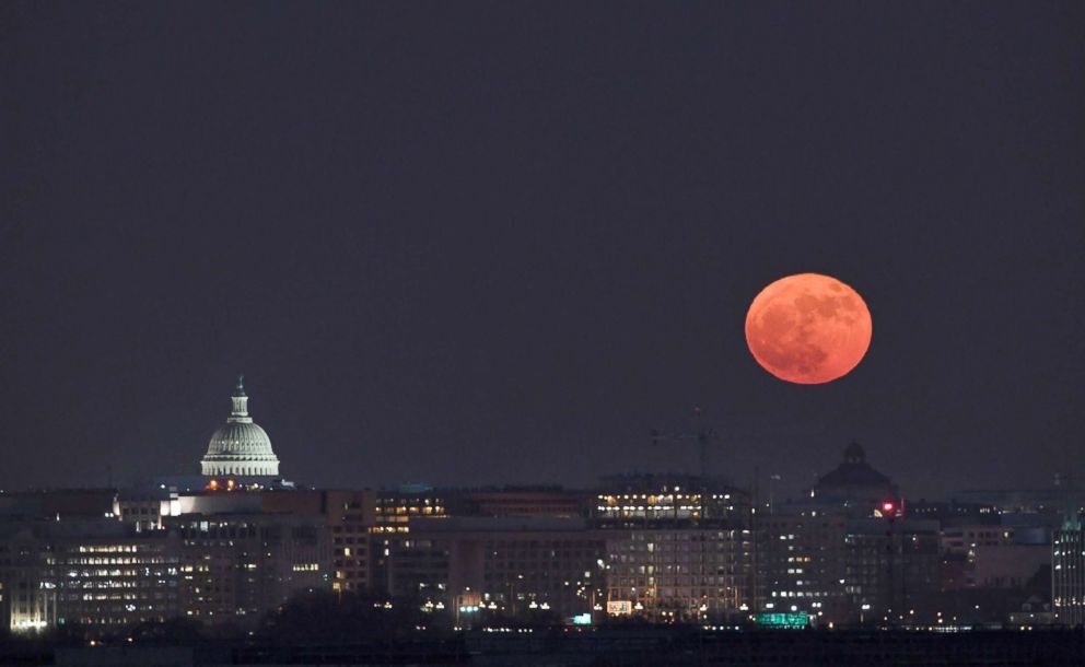PHOTO: A"Supermoon" rises over Washington D.C. on Dec. 3, 2017.
