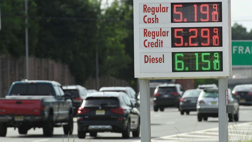 PHOTO: This Shell gas station on Route 17 in Ridgewood, N.J., is selling gas at $5.19 a gallon on June 7, 2022.
