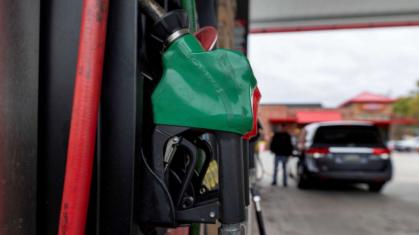 Gas prices could decide the midterms. Here's why. - ABC News