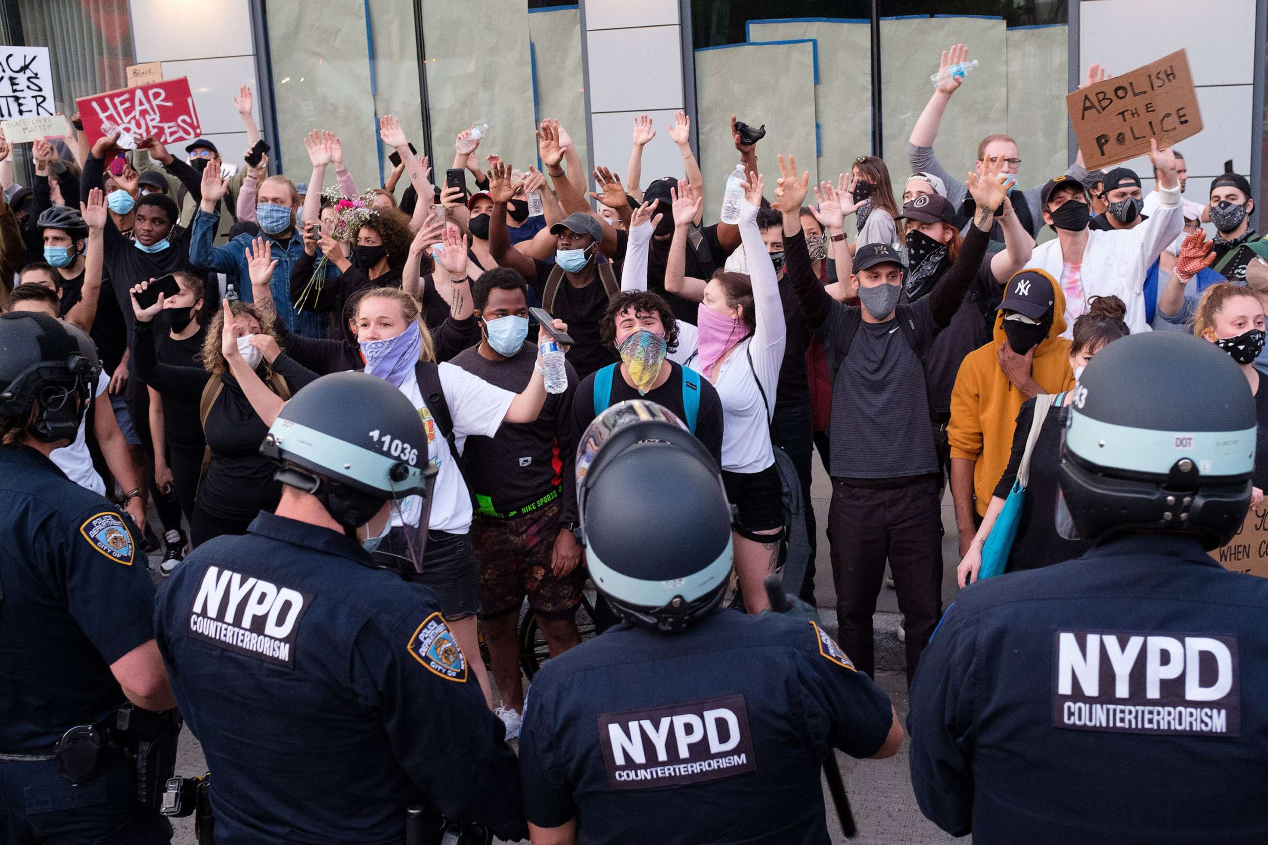 PHOTO: Protesters take over the roadway of the Manhattan Bridge in Brooklyn, New York City during a protest against police brutality and the death of George Floyd, May 31, 2020.