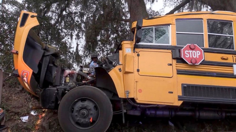 5-year-old dies after Georgia school bus crashes into 2 trees - ABC News