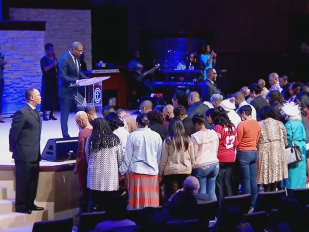 PHOTO: Federal workers who attend the Concord Church in Dallas were given $100 Walmart gift cards during the morning service on Jan. 13.