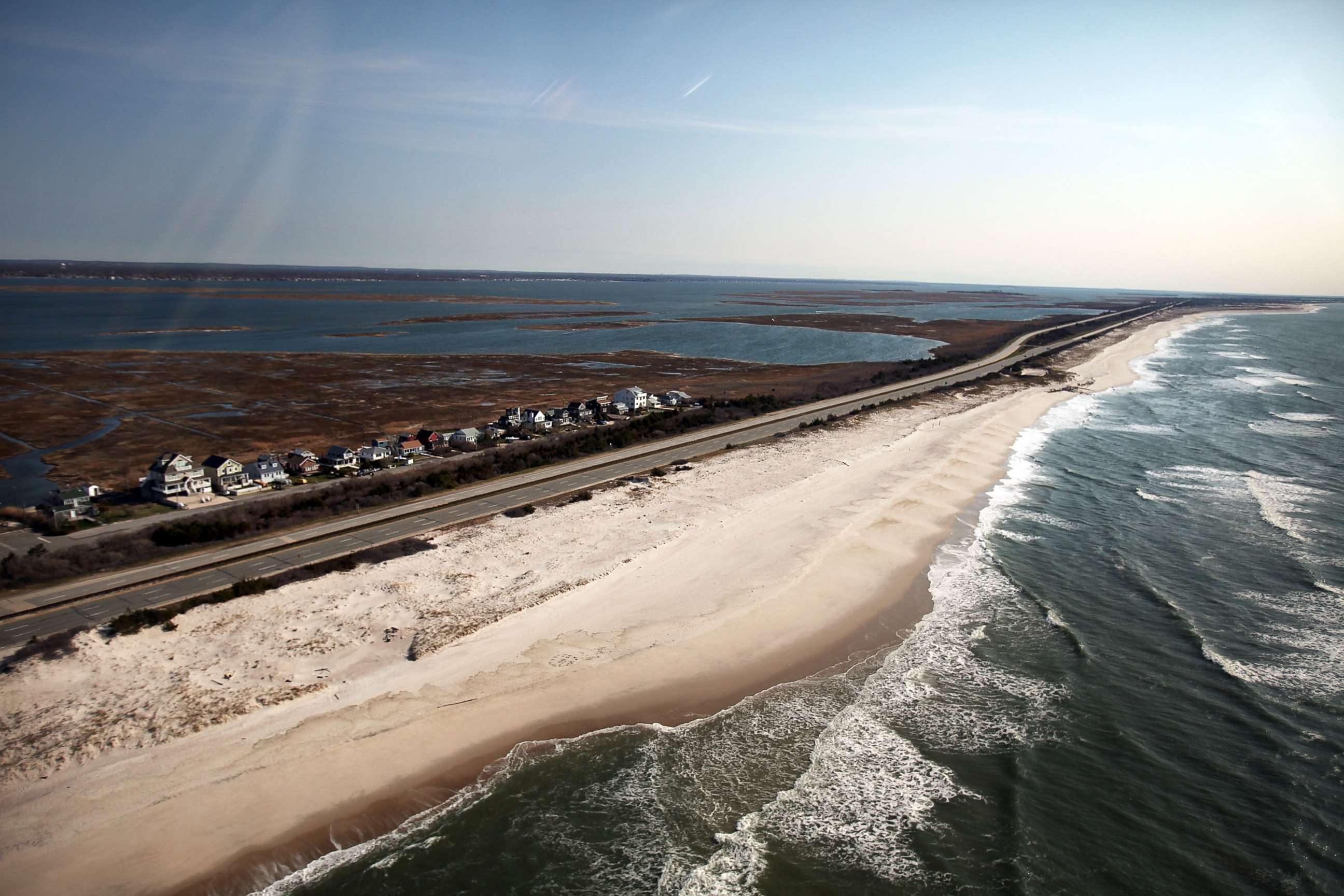 PHOTO: In this April 15, 2011, file photo, the area near Gilgo Beach and Ocean Parkway on Long Island is shown where police conducted a search after finding ten sets of human remains in Wantagh, NY.