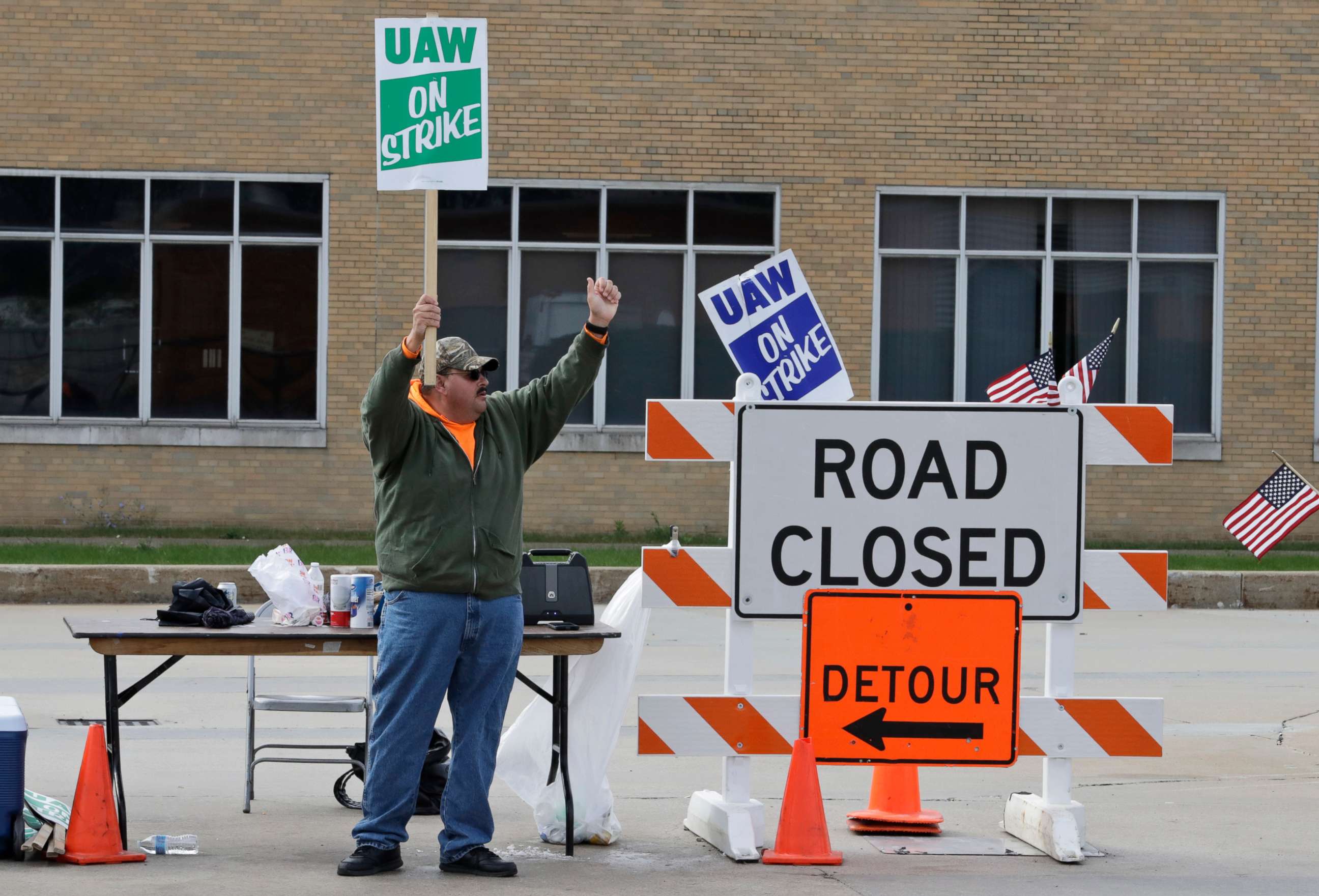 PHOTO: Charles Cooke, a 20-year employee, pickets outside the General Motors Fabrication Division, Oct. 4, 2019, in Parma, Ohio. 