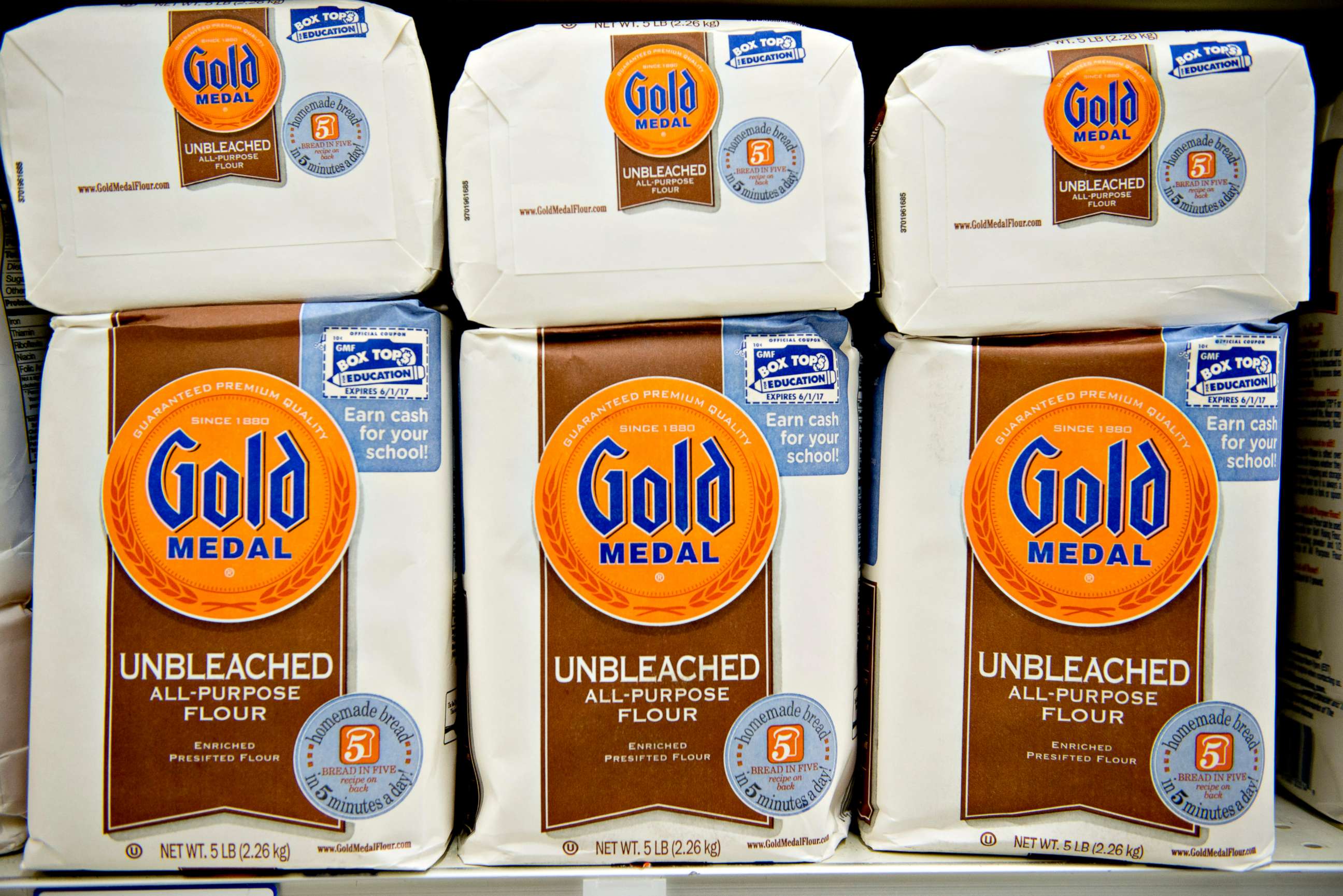 PHOTO: General Mills Inc. Gold Medal flour sits on display at a supermarket in Princeton, Illinois, Sept. 17, 2013.