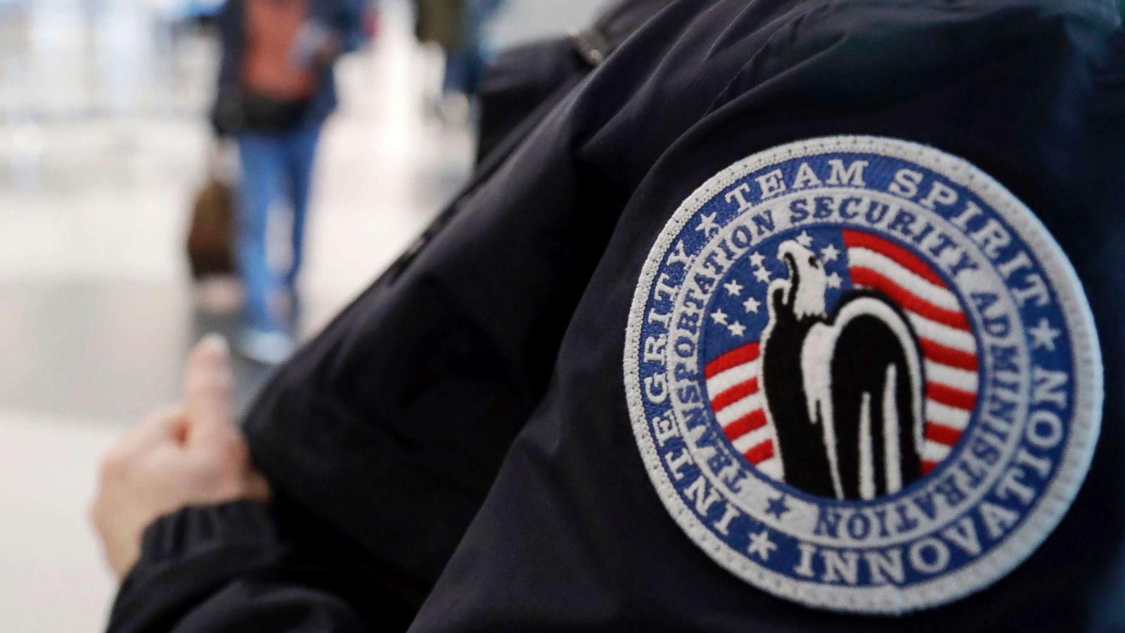 On latest day of government shutdown, TSA absences more than double last  year's rate - ABC News