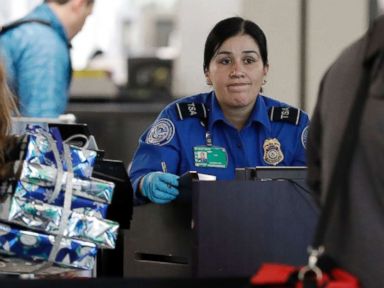 Government shutdown: Employees lose not only paychecks but paid time off, too
