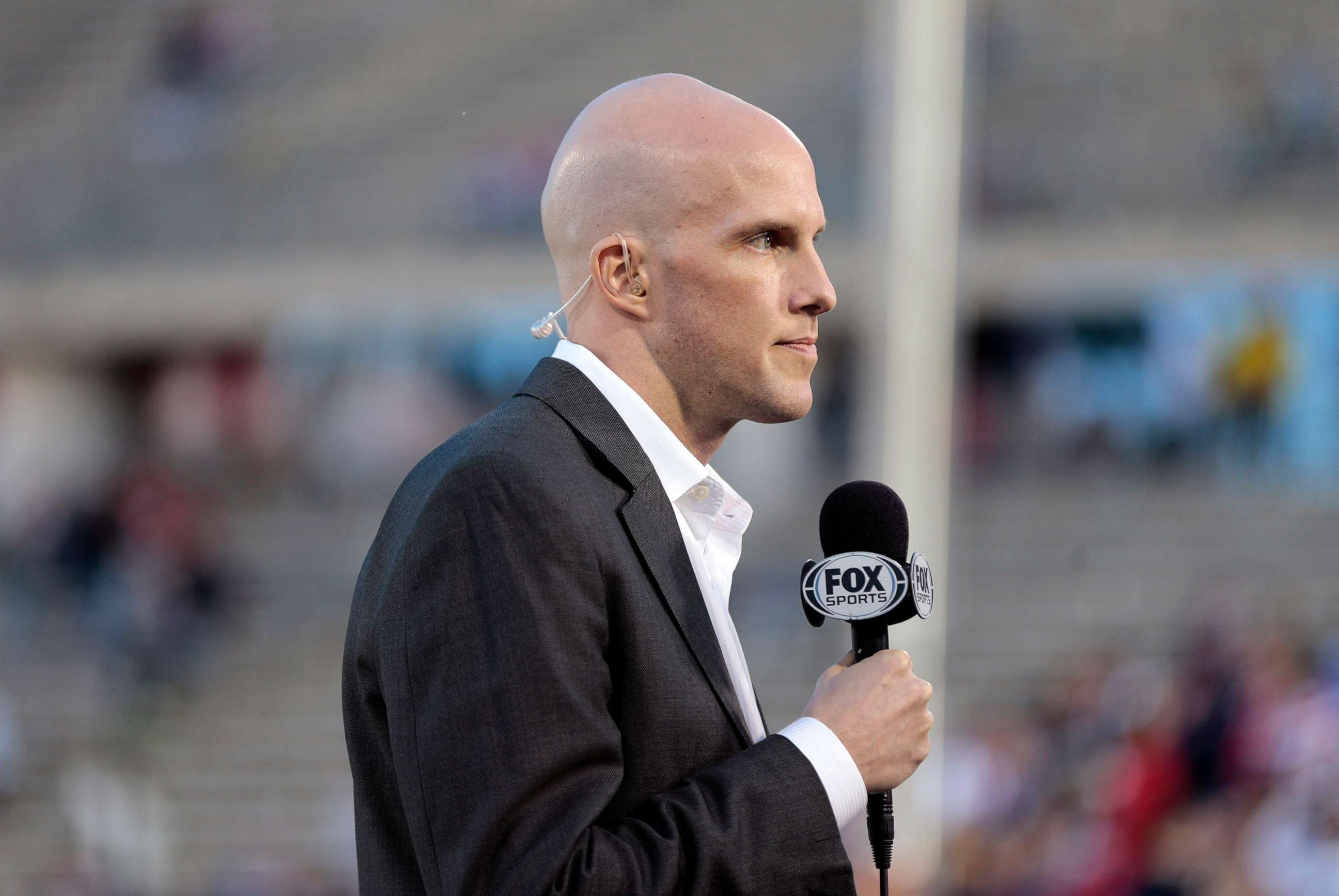PHOTO: Sports reporter Grant Wahl covering the U.S. Men's National team in East Hartford, Conn., Oct. 10, 2014.