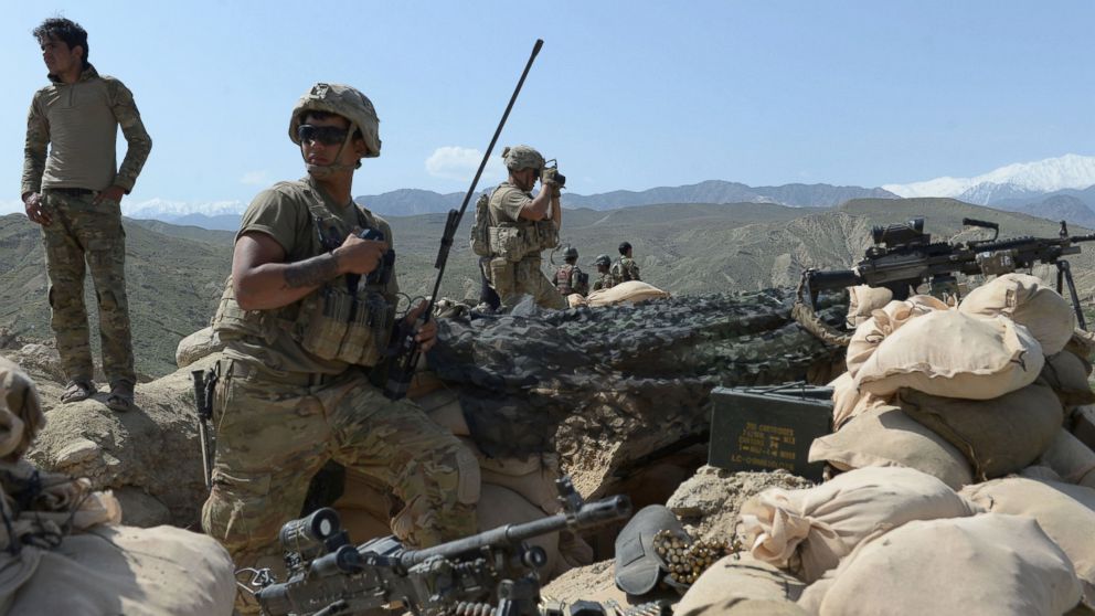 PHOTO: U.S, soldiers take up positions during an ongoing an operation against Islamic State (IS) militants in Achin district of Nangarhar province, Afghanistan, April 11, 2017.